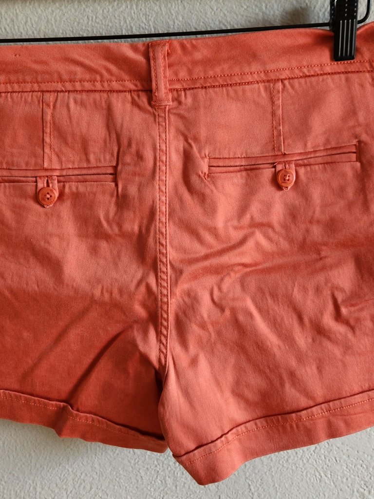 Nwot Liverpool Shorts Inseam 3.5" Size 10/30 — image 2 of 2